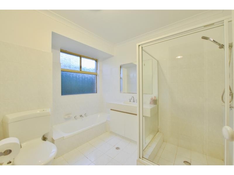 35 Redheart Drive, Thornlie WA 6108