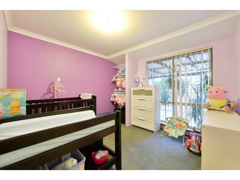 35 Redheart Drive, Thornlie WA 6108