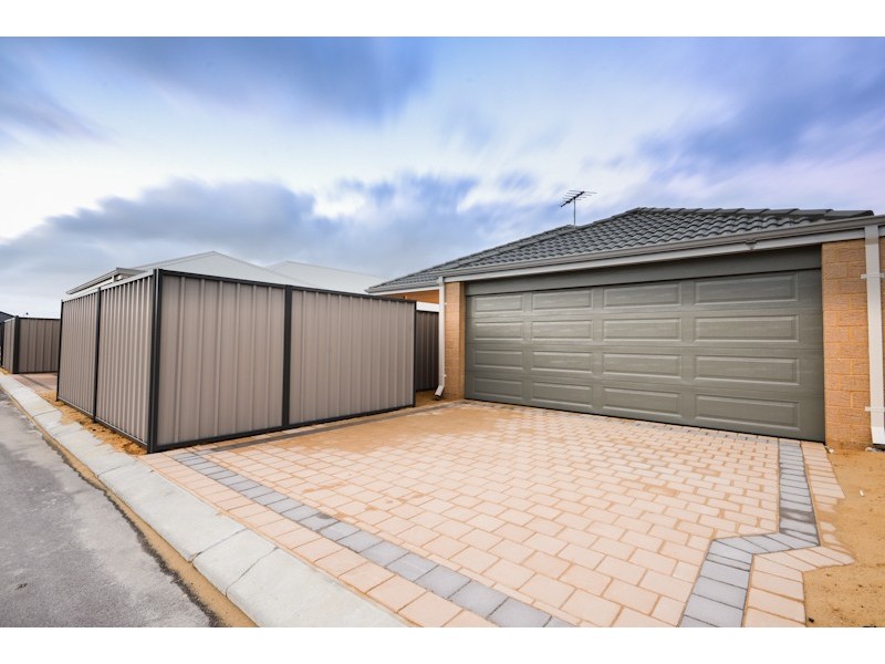 11 Terracina Parkway, Piara Waters WA 6112