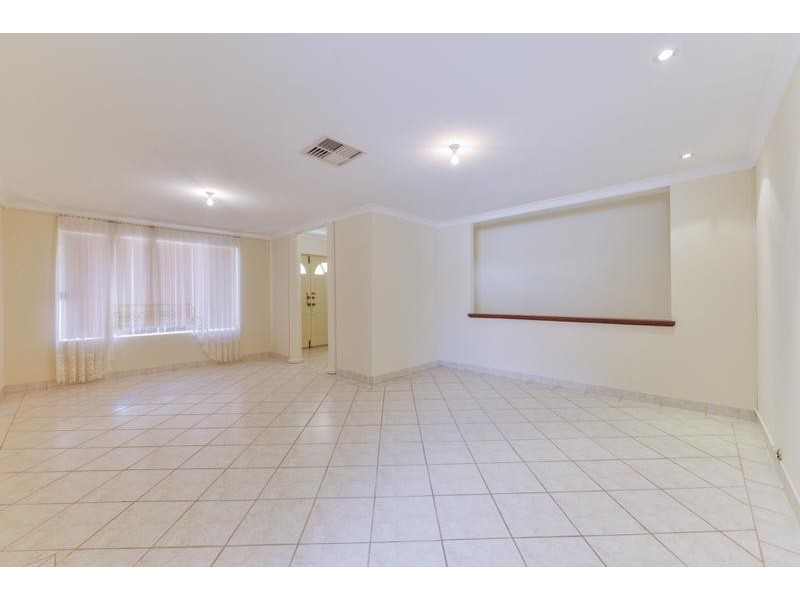 3 Dabchick Close, East Cannington WA 6107