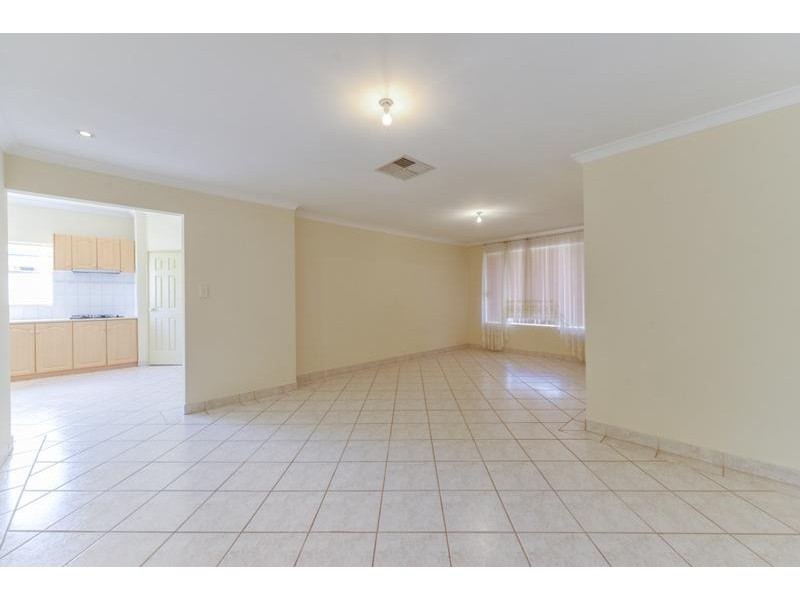 3 Dabchick Close, East Cannington WA 6107
