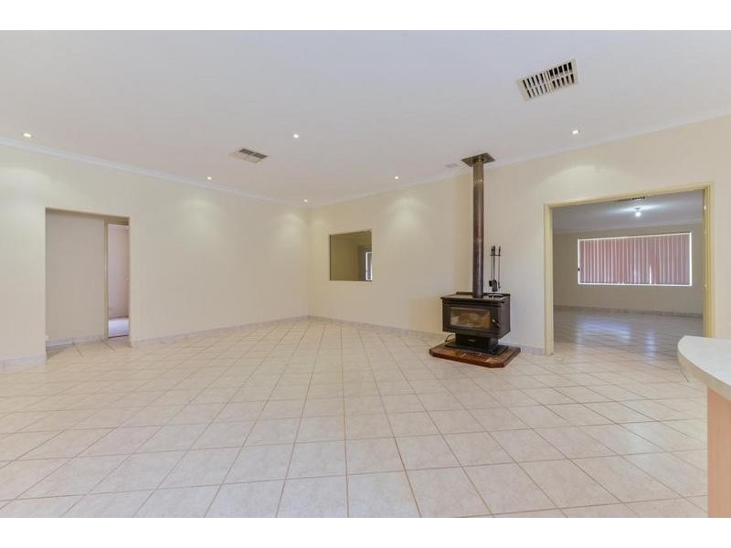 3 Dabchick Close, East Cannington WA 6107