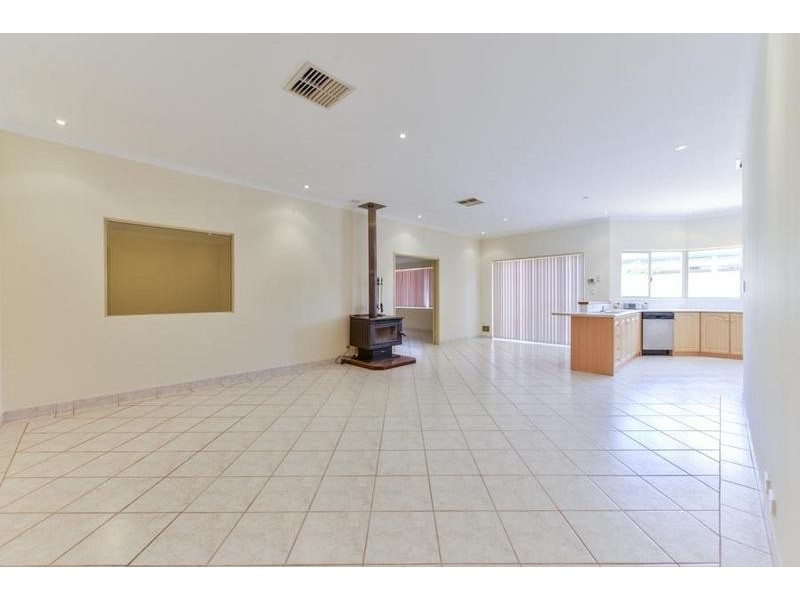 3 Dabchick Close, East Cannington WA 6107