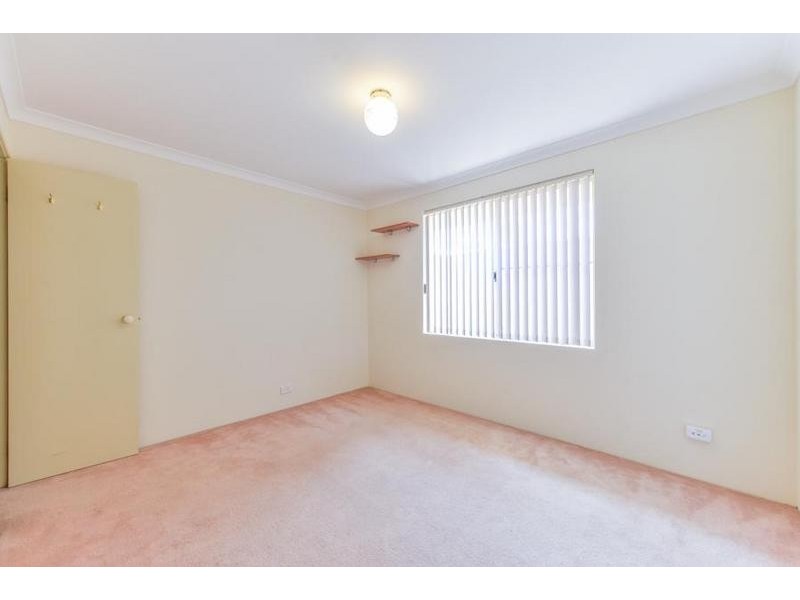 3 Dabchick Close, East Cannington WA 6107