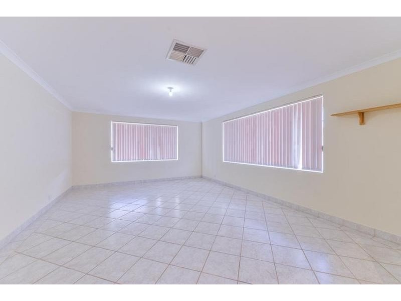 3 Dabchick Close, East Cannington WA 6107