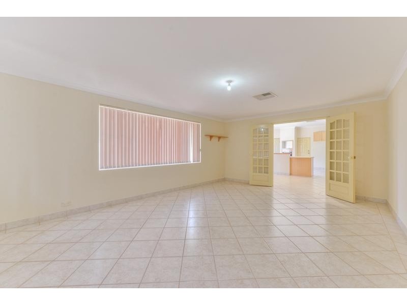 3 Dabchick Close, East Cannington WA 6107