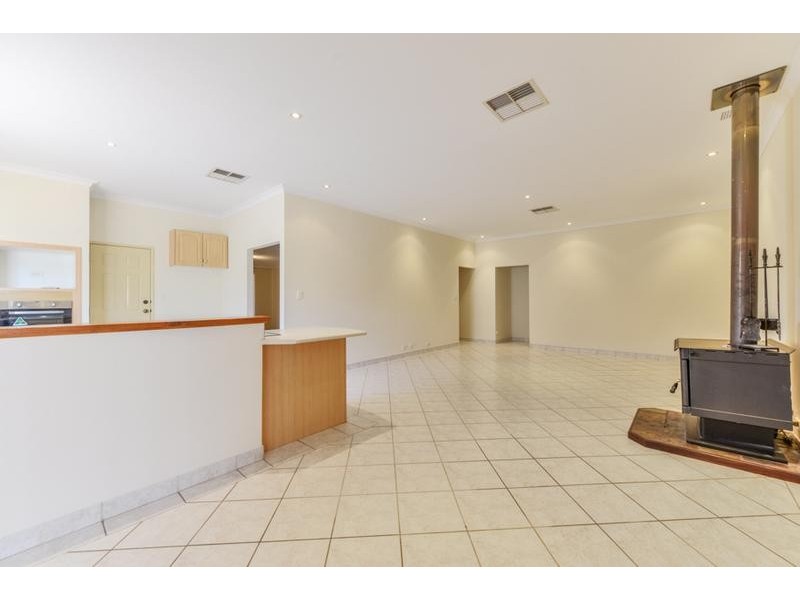 3 Dabchick Close, East Cannington WA 6107