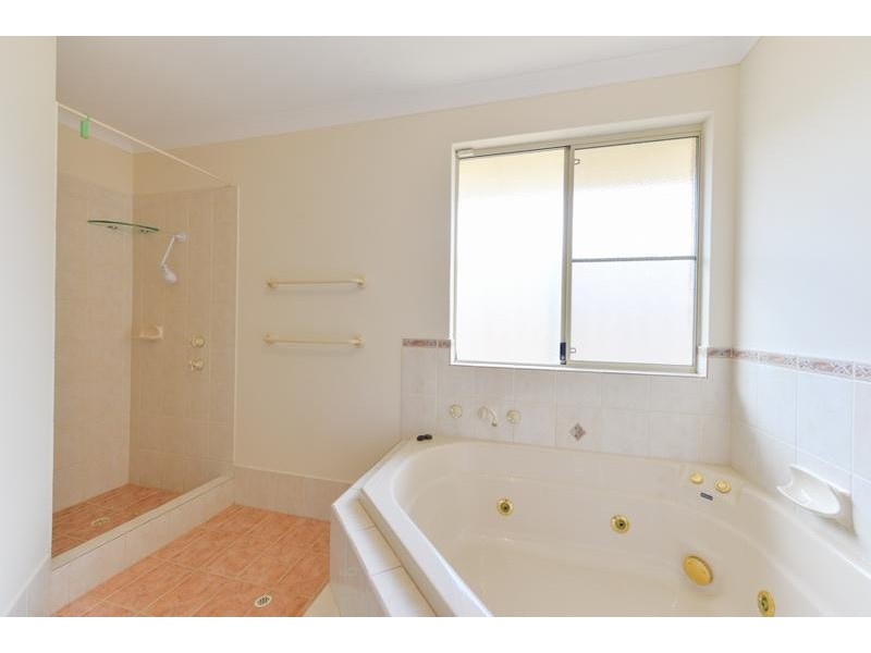 3 Dabchick Close, East Cannington WA 6107