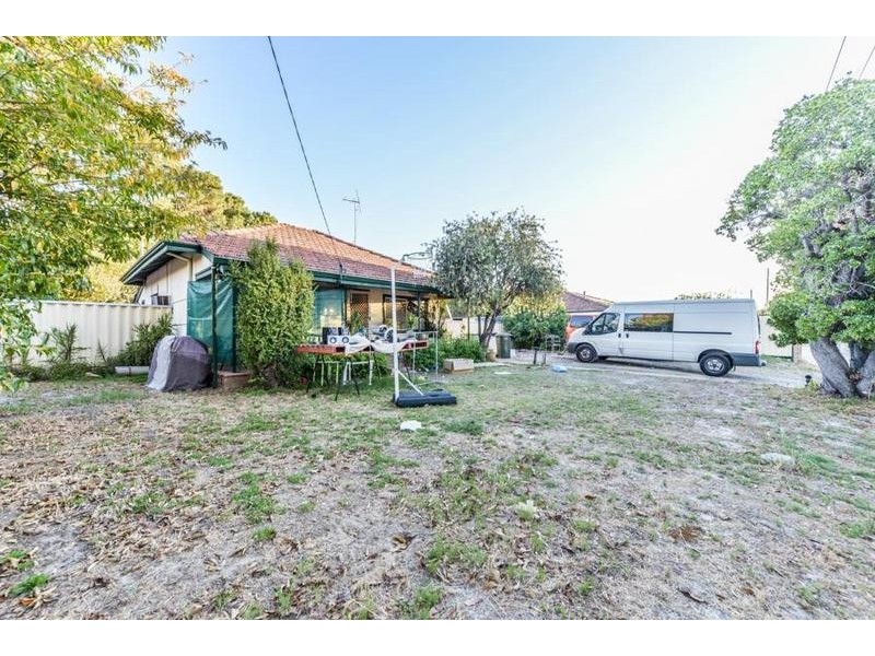 215 Gibbs Street, East Cannington WA 6107