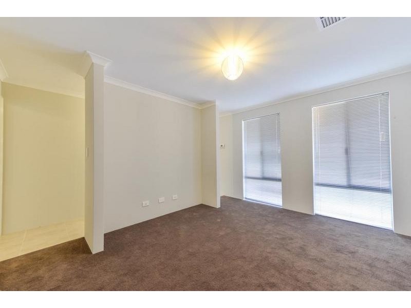 37a Mallard Way, Cannington WA 6107