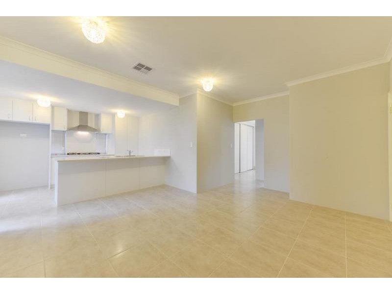 37a Mallard Way, Cannington WA 6107