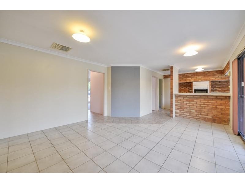 21 Helm Street, Maddington WA 6109