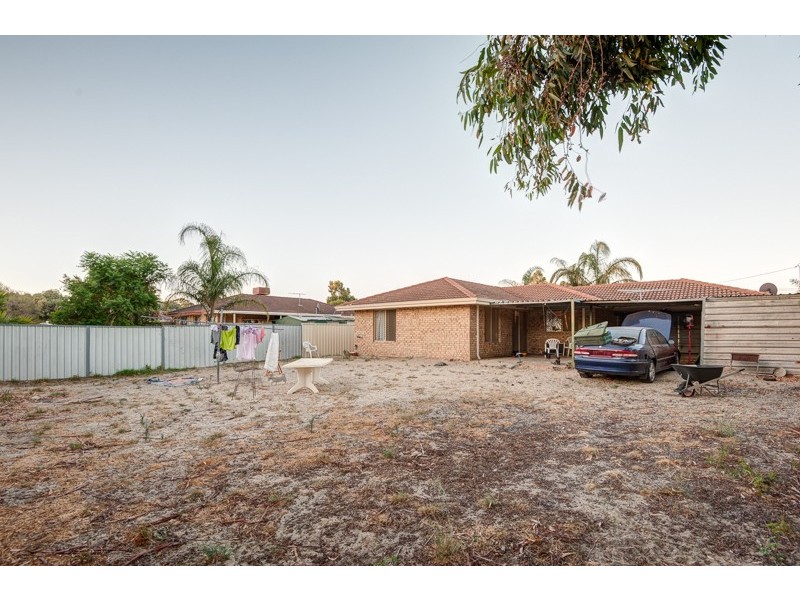 8 Price Court, Brookdale WA 6112