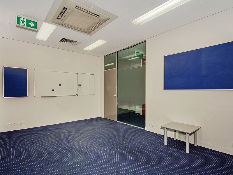 5/12 Burton Street, Cannington WA 6107