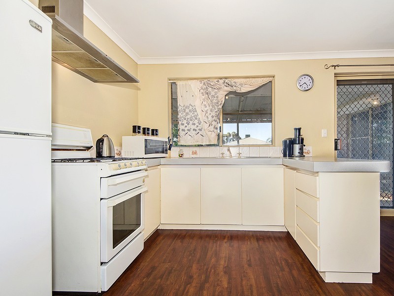 37 Bodicoat Drive, Brookdale WA 6112