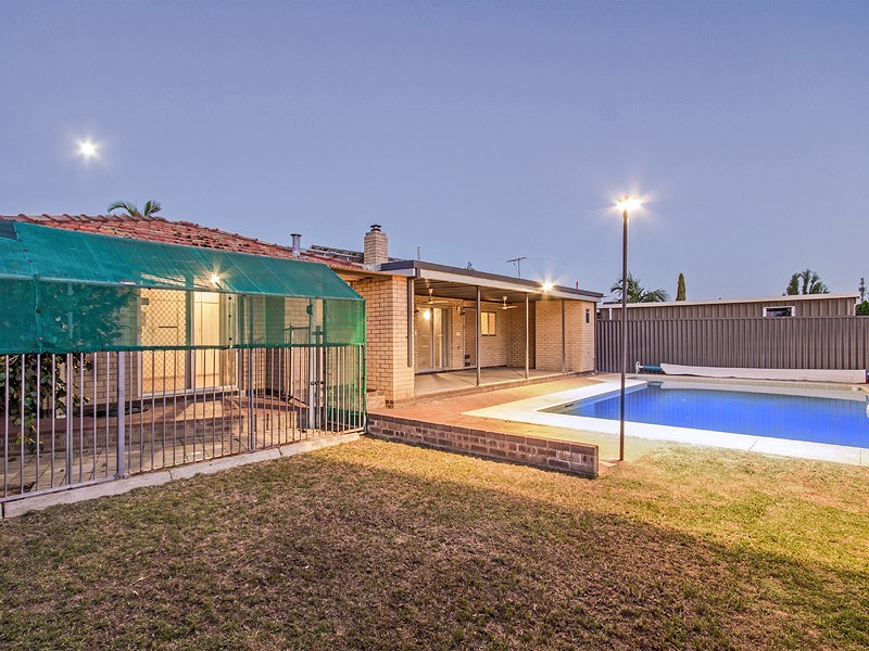18 Galaxy Street, Beckenham WA 6107