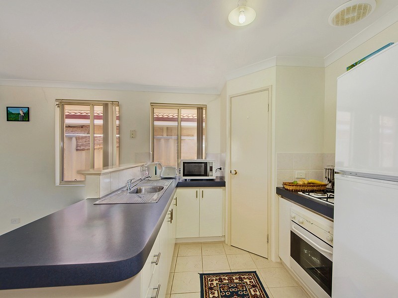 13/268 Wharf Street, Queens Park WA 6107