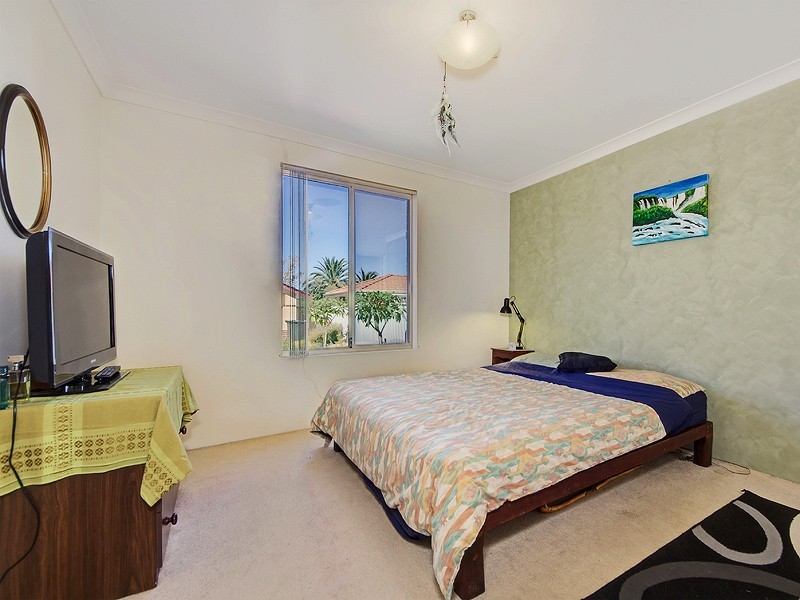 13/268 Wharf Street, Queens Park WA 6107