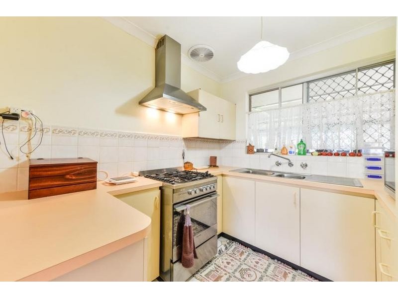 16 Cosmos Street, East Cannington WA 6107