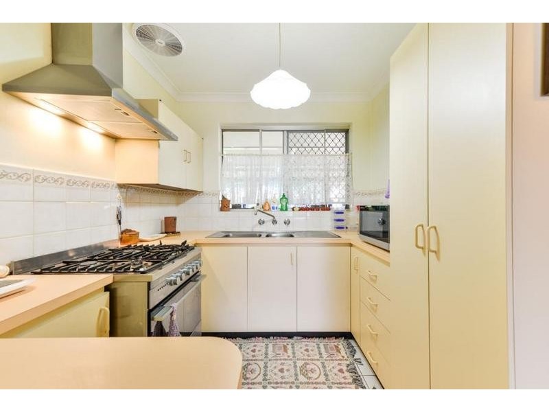 16 Cosmos Street, East Cannington WA 6107