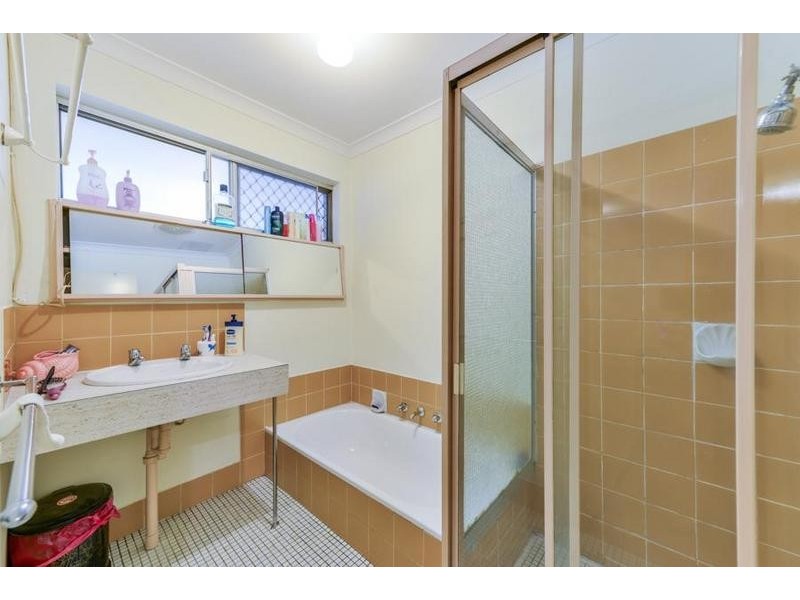 16 Cosmos Street, East Cannington WA 6107