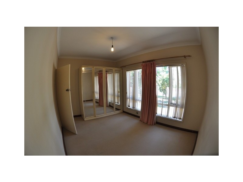 306 Wharf Street, Queens Park WA 6107