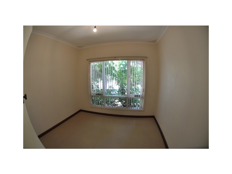 306 Wharf Street, Queens Park WA 6107