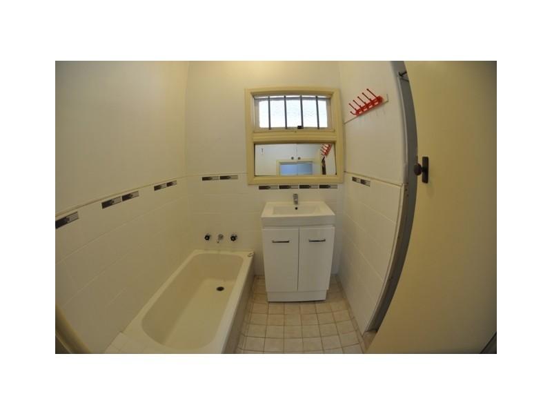 306 Wharf Street, Queens Park WA 6107