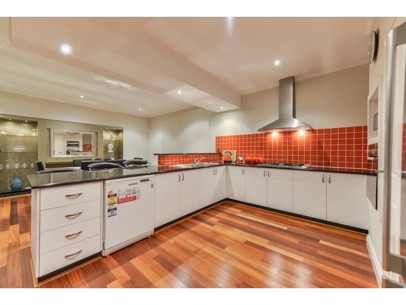 5 Bluestone Loop, Piara Waters WA 6112