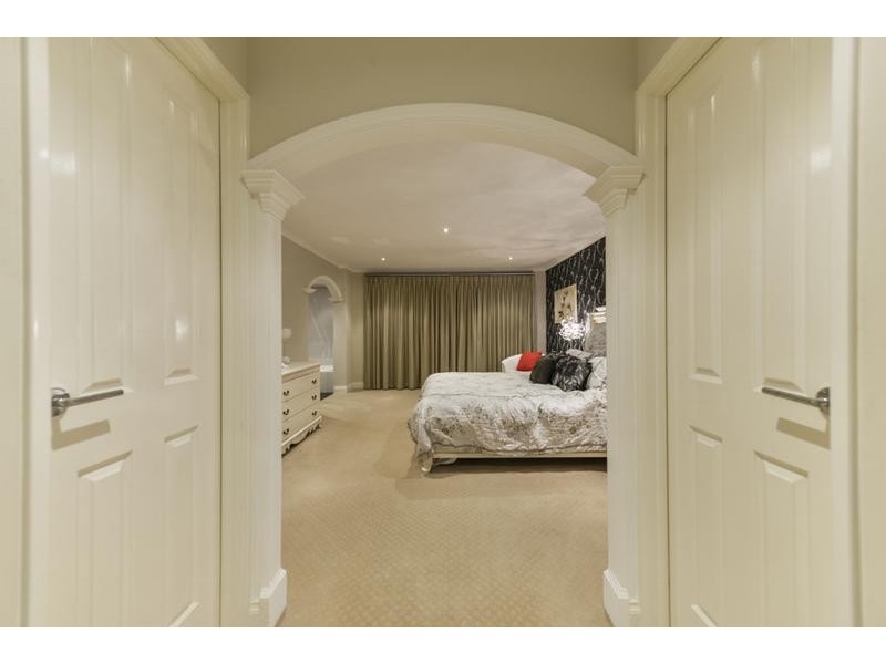 5 Bluestone Loop, Piara Waters WA 6112