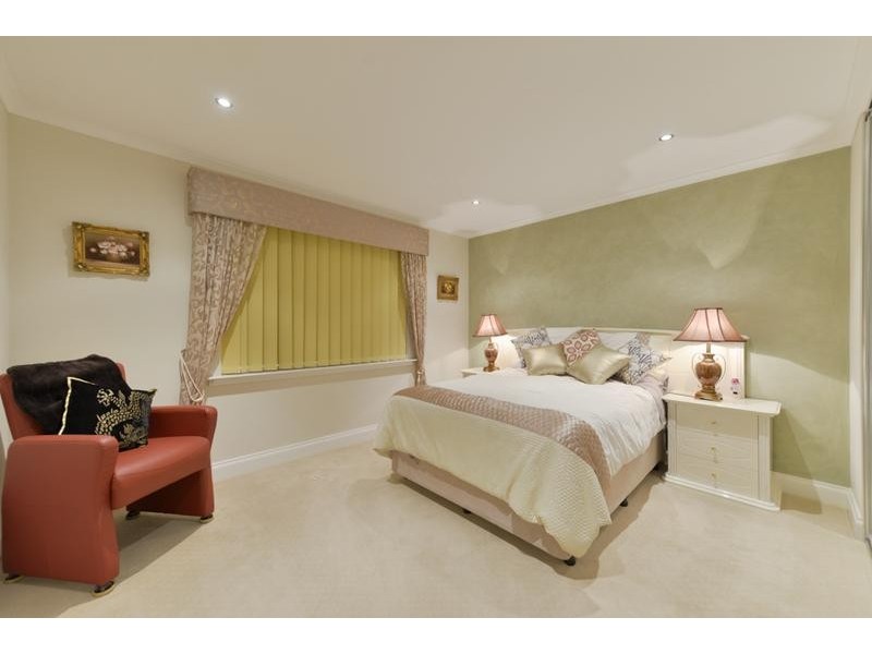 5 Bluestone Loop, Piara Waters WA 6112