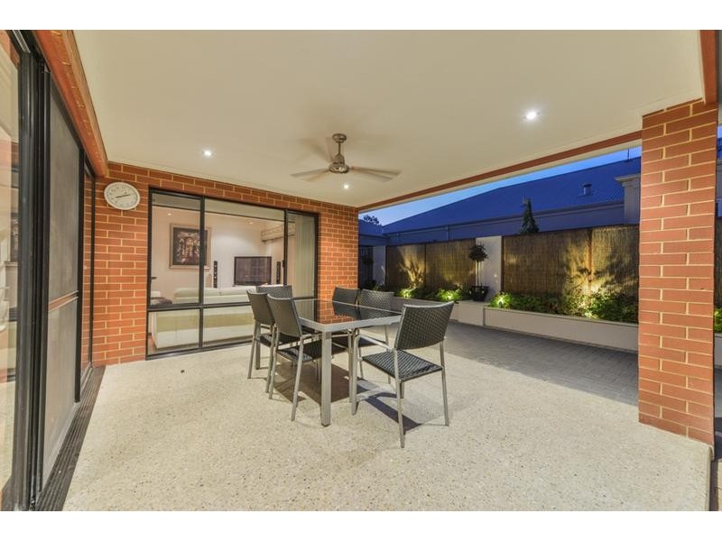 5 Bluestone Loop, Piara Waters WA 6112