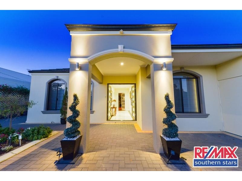 5 Bluestone Loop, Piara Waters WA 6112
