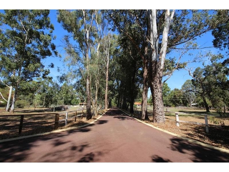 53 Peters Way, Oakford WA 6121