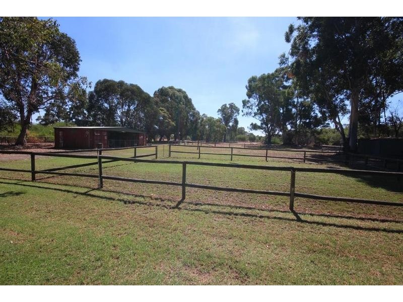 53 Peters Way, Oakford WA 6121