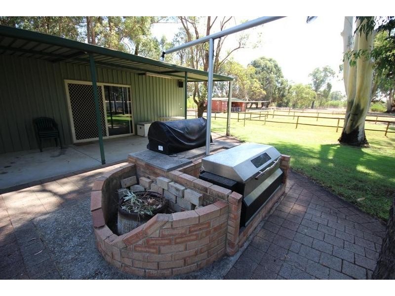 53 Peters Way, Oakford WA 6121