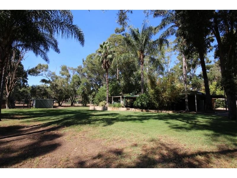 53 Peters Way, Oakford WA 6121