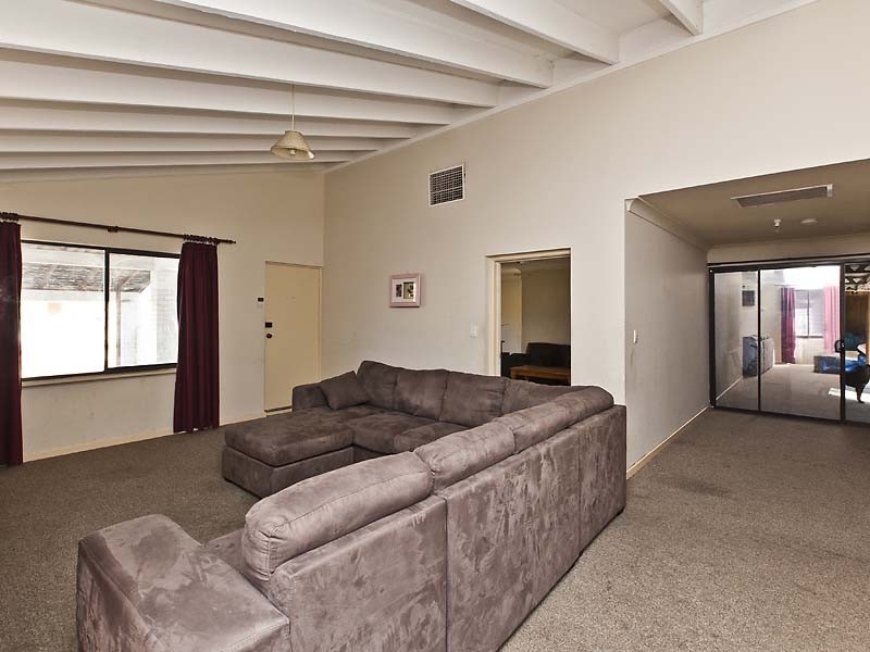 30 Doorigo Road, Armadale WA 6112