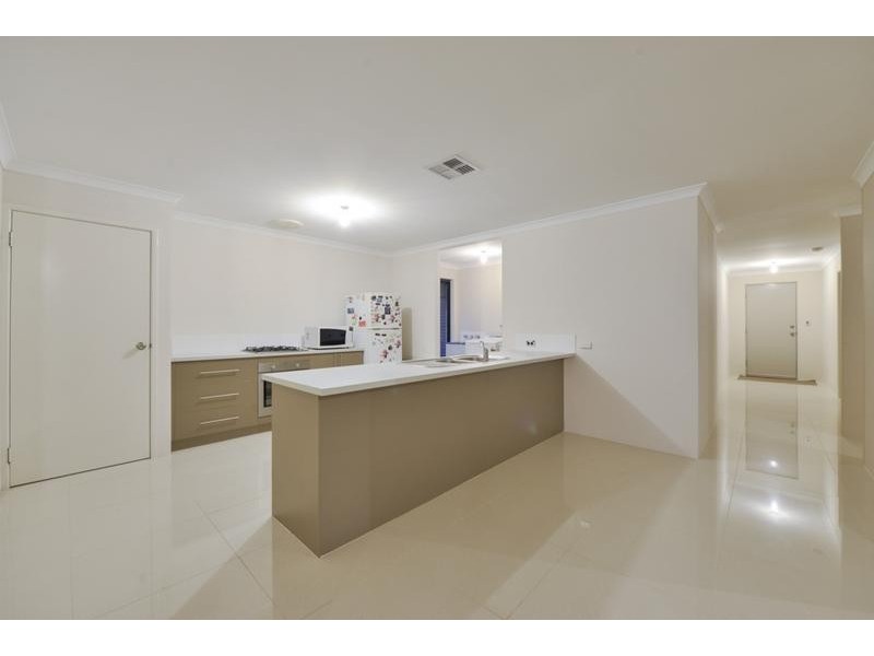 31 Retchford Way, Queens Park WA 6107