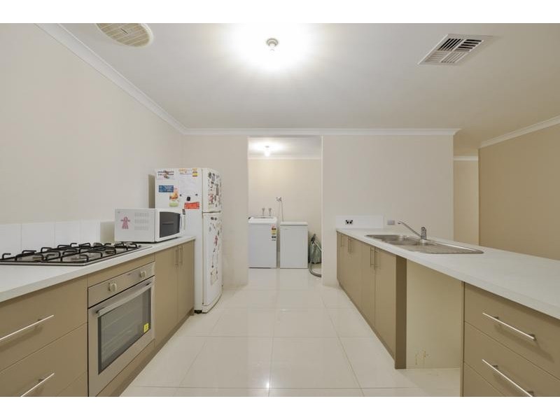 31 Retchford Way, Queens Park WA 6107