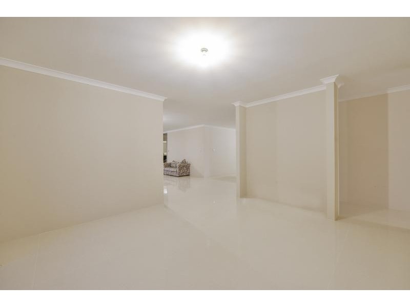 31 Retchford Way, Queens Park WA 6107