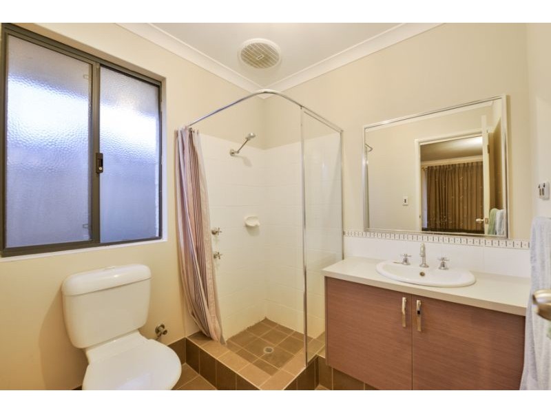 31 Retchford Way, Queens Park WA 6107