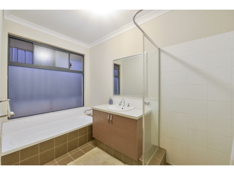 31 Retchford Way, Queens Park WA 6107