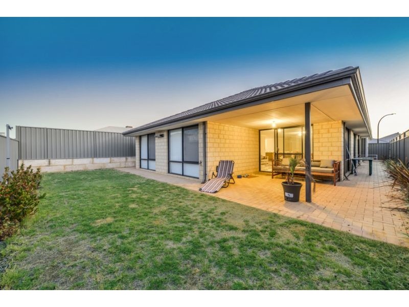 31 Retchford Way, Queens Park WA 6107