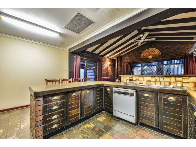 21 Central Terrace, Beckenham WA 6107