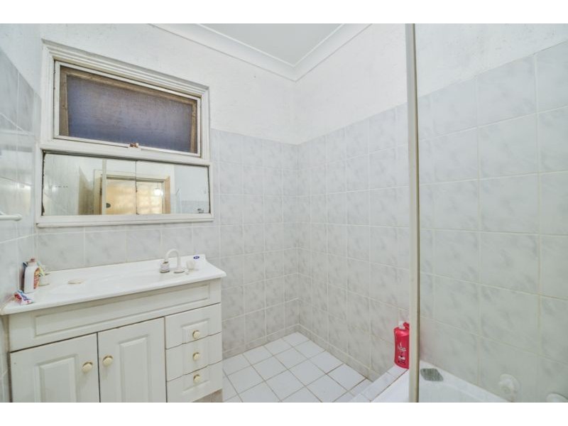21 Central Terrace, Beckenham WA 6107