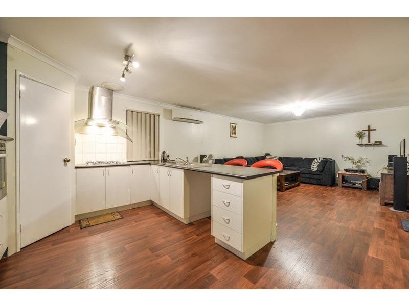 46 Serisier Parkway, Queens Park WA 6107