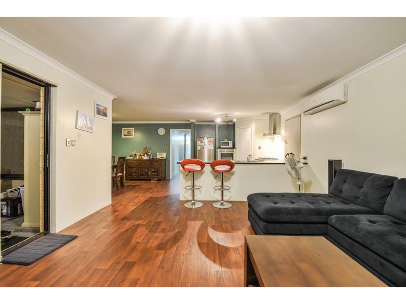 46 Serisier Parkway, Queens Park WA 6107