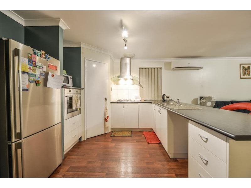 46 Serisier Parkway, Queens Park WA 6107