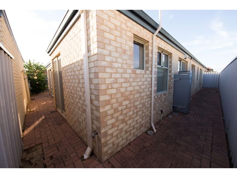 4/36 Queen Street, Bentley WA 6102